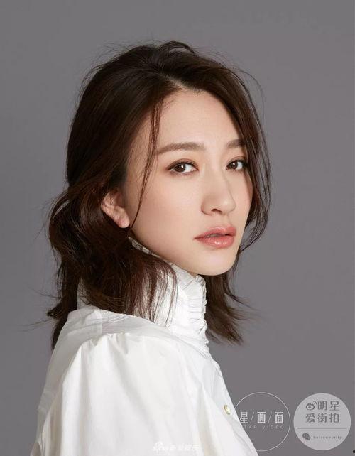 李小冉最新照片爆料,优雅魅力依旧不减当年